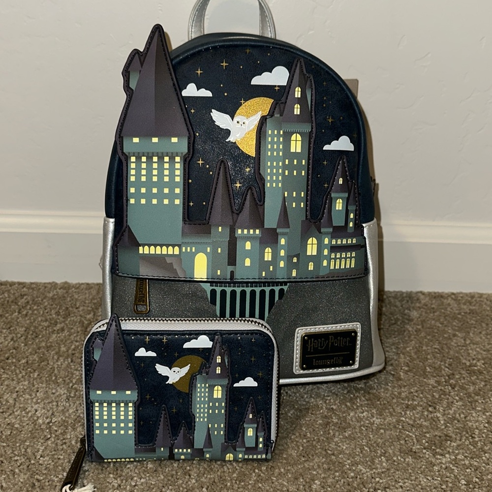 Loungefly Harry Potter Hogwarts Castle Mini Backpack and Wallet New